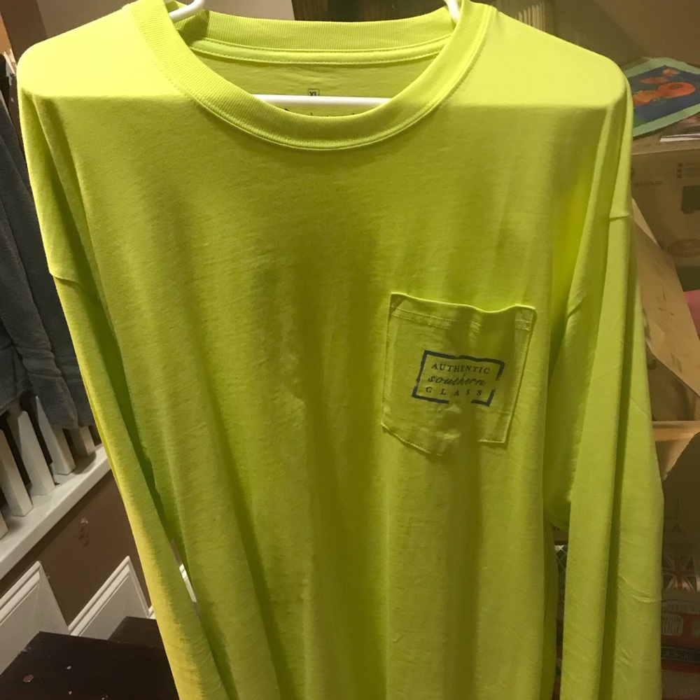 Long sleeve crewneck shirt